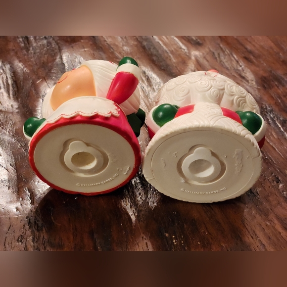 Vintage Hallmark Mr. & Mrs. Santa Claus Salt Pepper Shakers 1970s - Picture 7 of 8